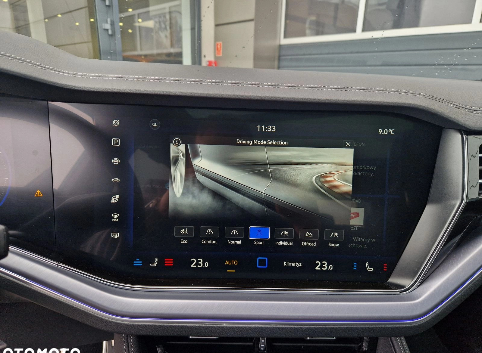Volkswagen Touareg cena 393000 przebieg: 1900, rok produkcji 2023 z Oborniki Śląskie małe 562